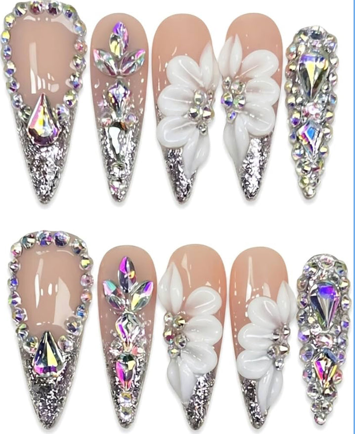 Ari Luxe Nails
